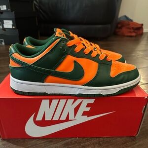 Nike dunk, low retro, slightly used as you can see men’s size 9